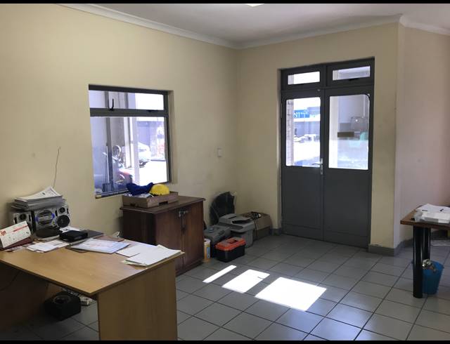 381M² WAREHOUSE TO LET IN AIRPORT INDUSTRIA